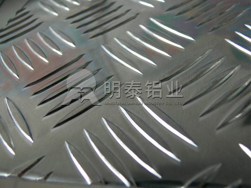 船舶甲板用5083花纹精东影业传媒APP下载_五条筋防滑精东影业传媒APP下载1吨出厂价格多少